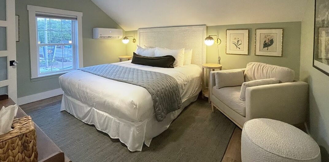 Alligator Hill Room - Bed and Breakfast Room at Glen Arbor