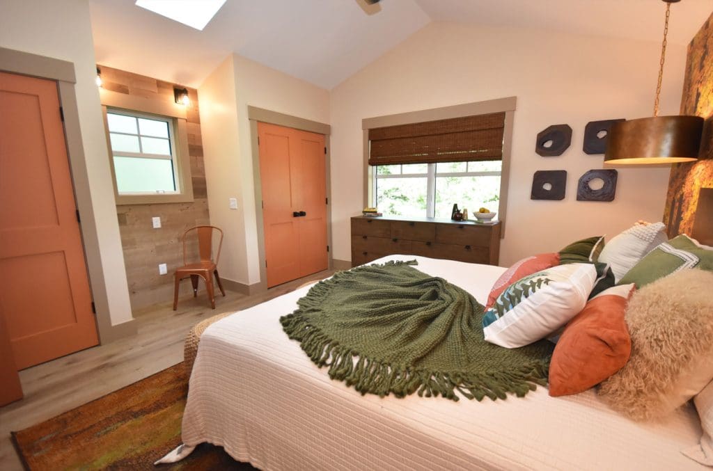 Big Glen Condo Bedroom - Glen Arbor