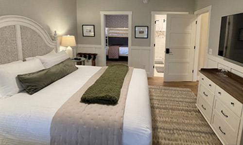 Piping Plover Suite - Bed and Breakfast Room at Glen Arbor