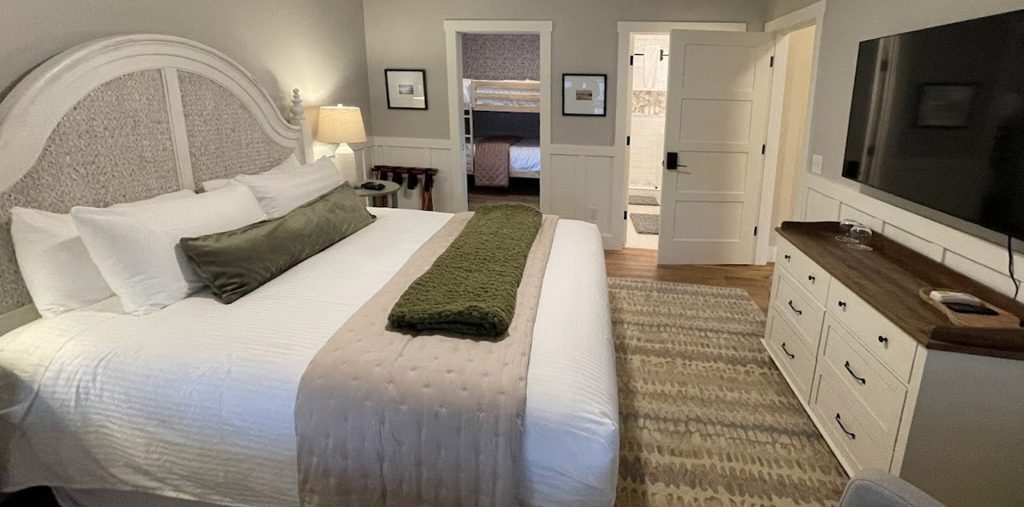 Piping Plover Suite - Bed and Breakfast Room at Glen Arbor